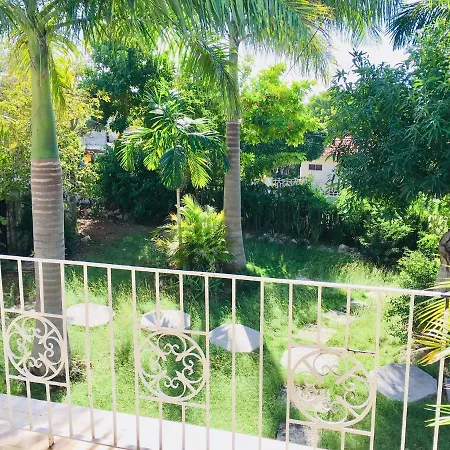 African Symbol Guest House Montego Bay Exterior photo