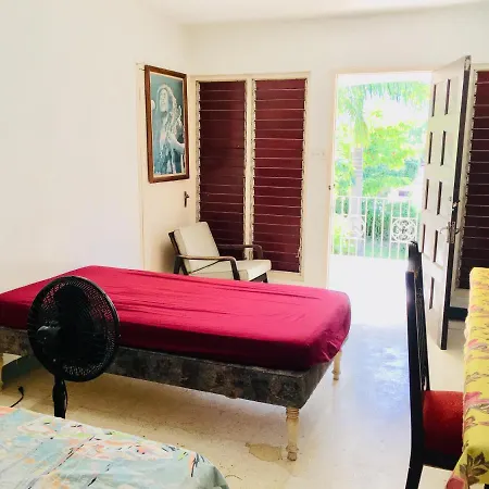 African Symbol Guest House Montego Bay Exterior photo